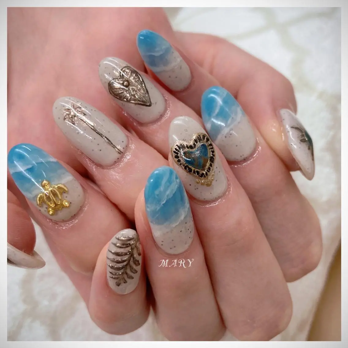 ネイル アートネイル ミラーネイル ニュアンスネイル ハンドネイル Mary nail .narumiのネイルデザイン