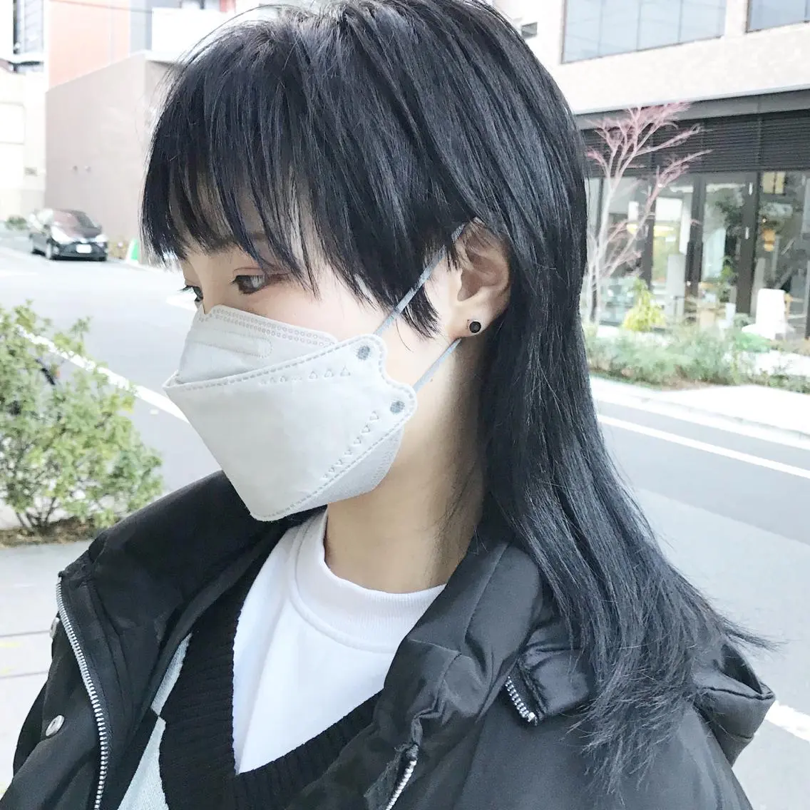 ミディアム カラー 黒髪 ブリーチ ブルーカラー ブルーブラック ケアブリーチ カット ヘアカラー トリートメント ヘアセット ✂︎ウルフ・ショート ✂︎MIKUNIのヘアスタイル