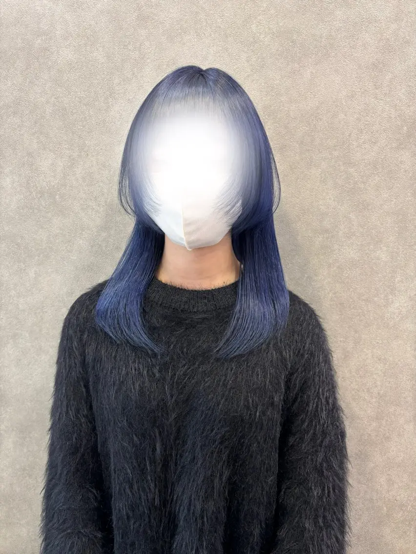 ロング カラー ブリーチ ネイビーカラー 顔周りカット ウルフカット カット ヘアカラー YUMEKA🧸 レイヤーカット♡のヘアスタイル