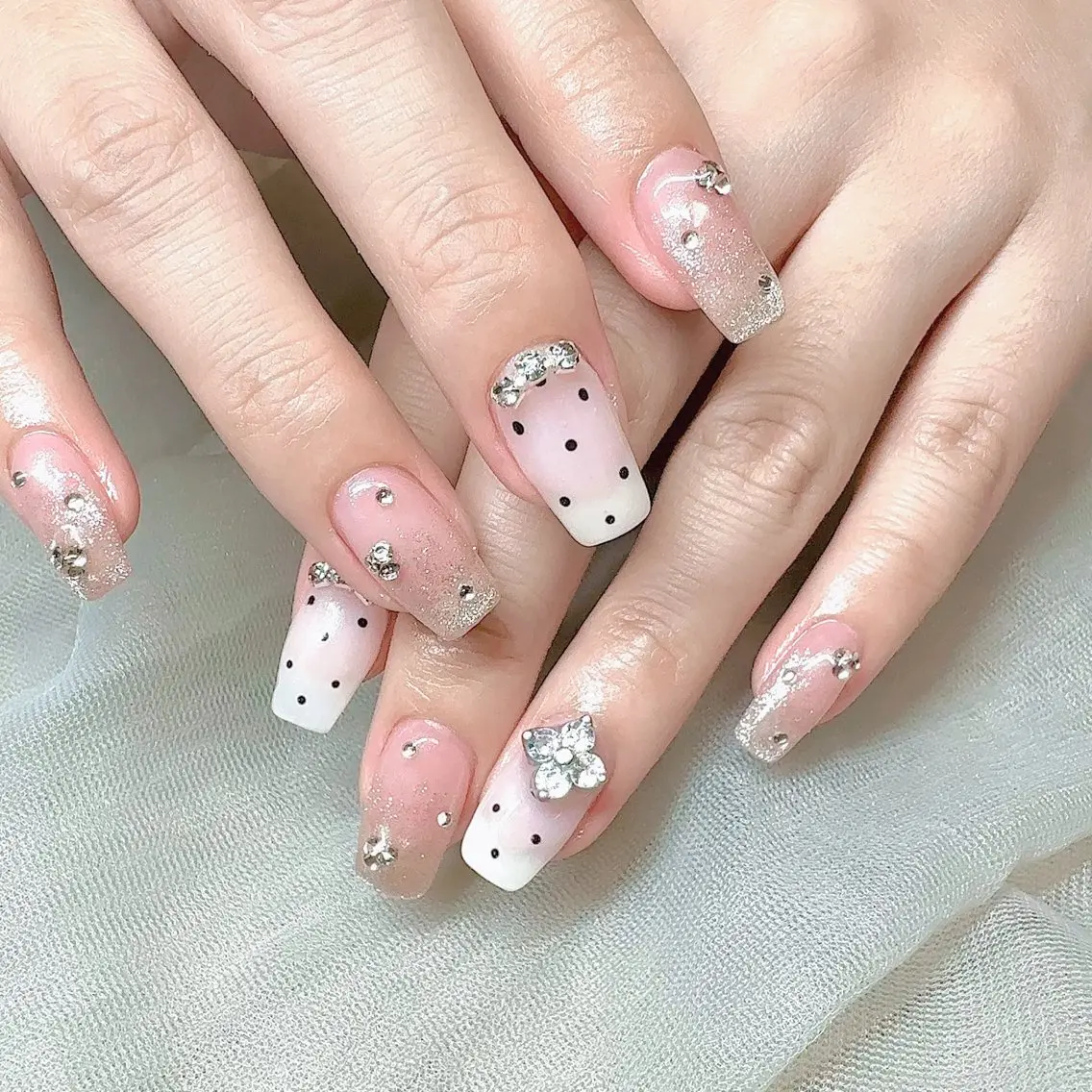 ネイル ハンドネイル Moon  Nail /栄　大須のネイルデザイン