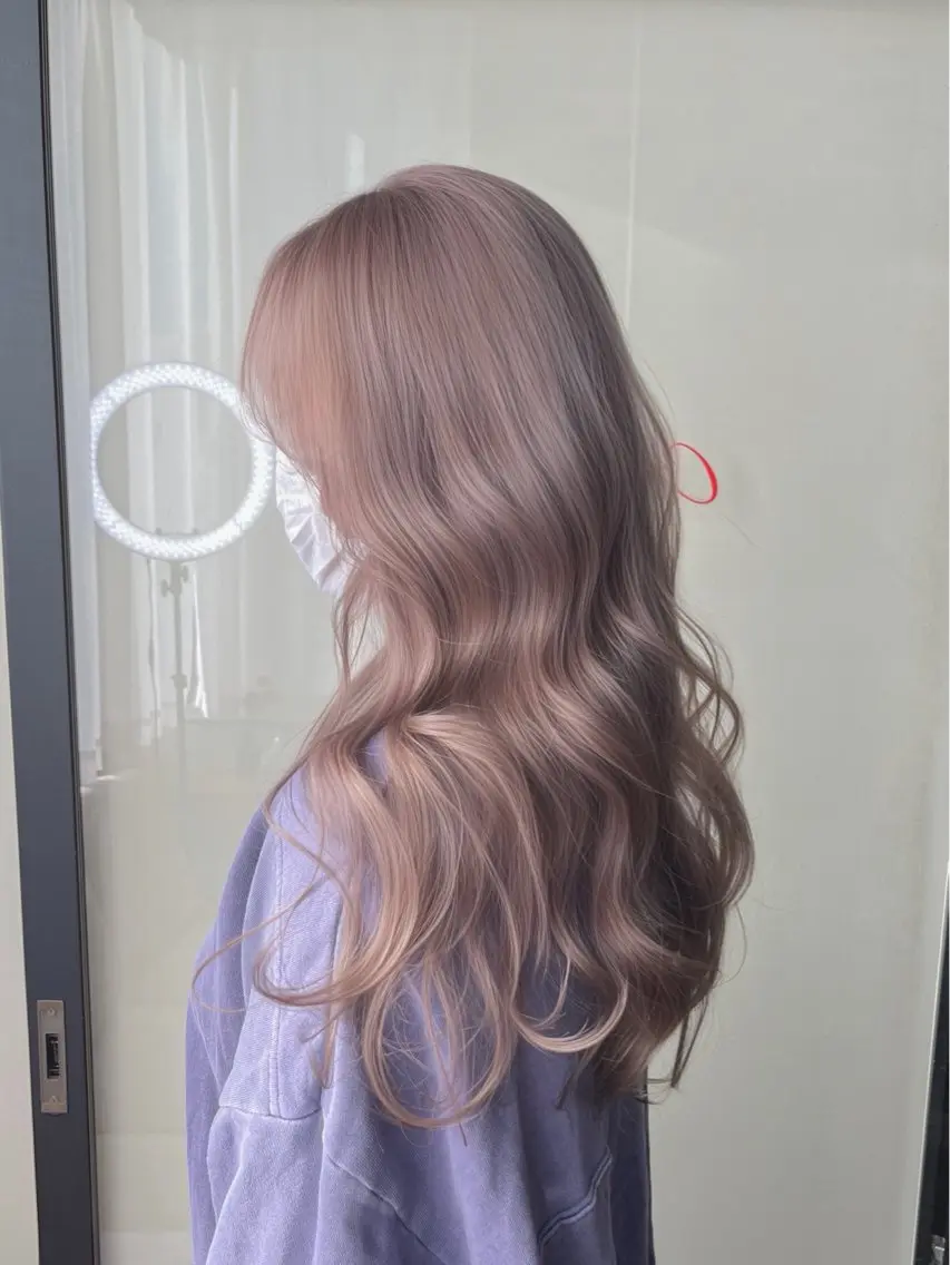 ロング カラー ベージュカラー ブロンド ハイトーンカラー ハイトーンベージュ ミルクティーベージュ ヘアカラー トリートメント ヘアセット 似合わせベージュ 🍯ayumi🍯のヘアスタイル