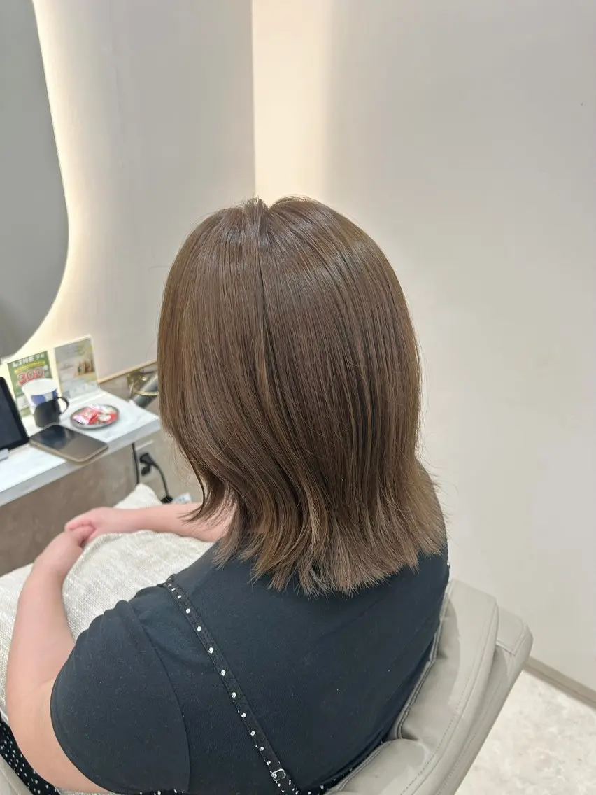 ミディアム アッシュ カット ヘアカラー トリートメント レイヤー/透明感 🌷油科あい🌷のヘアスタイル