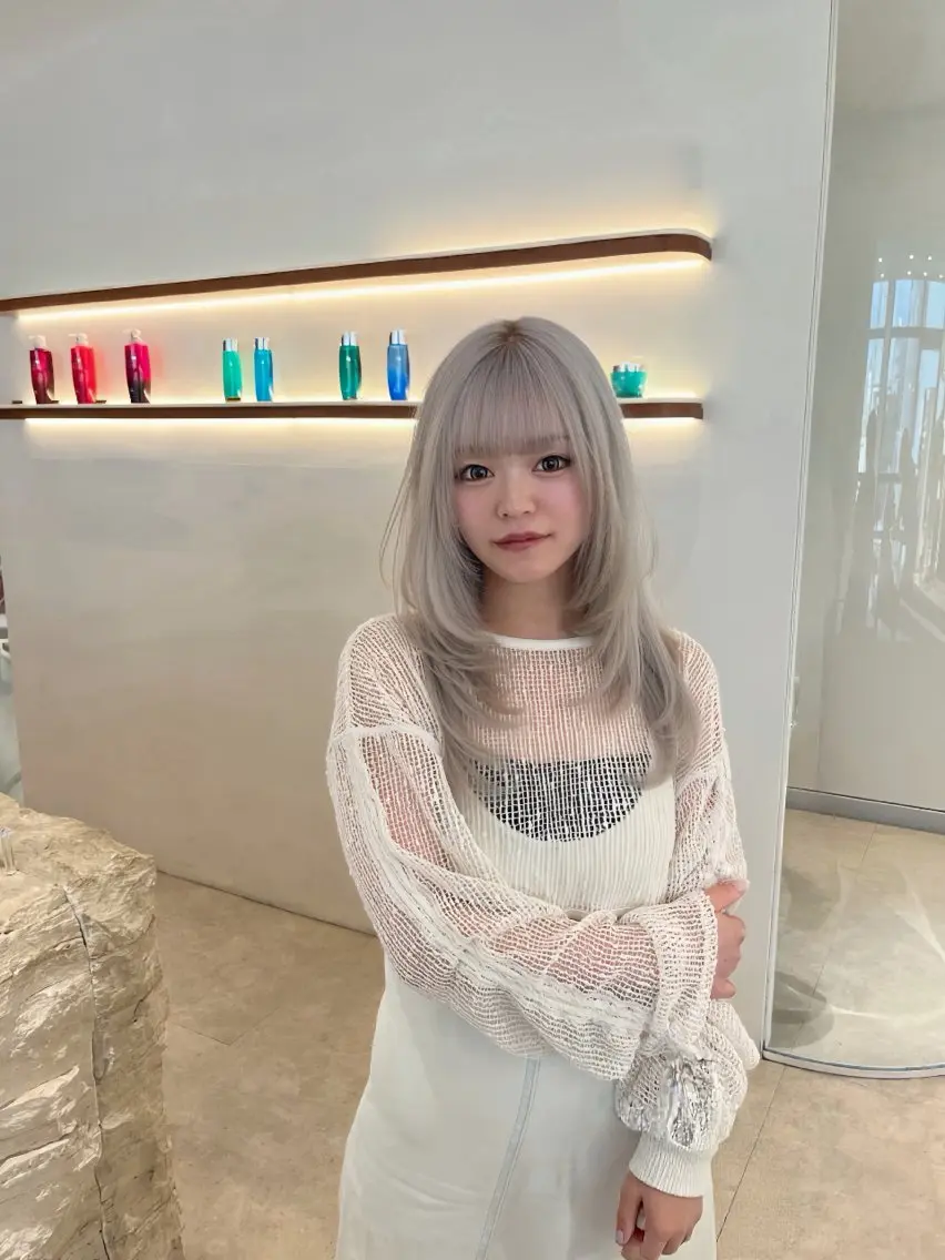 ミディアム 顔まわりレイヤー 韓国風ヘア レイヤーカット ヘアカラー トリートメント レイヤー似合わせ 透明感カラーりきやのヘアスタイル