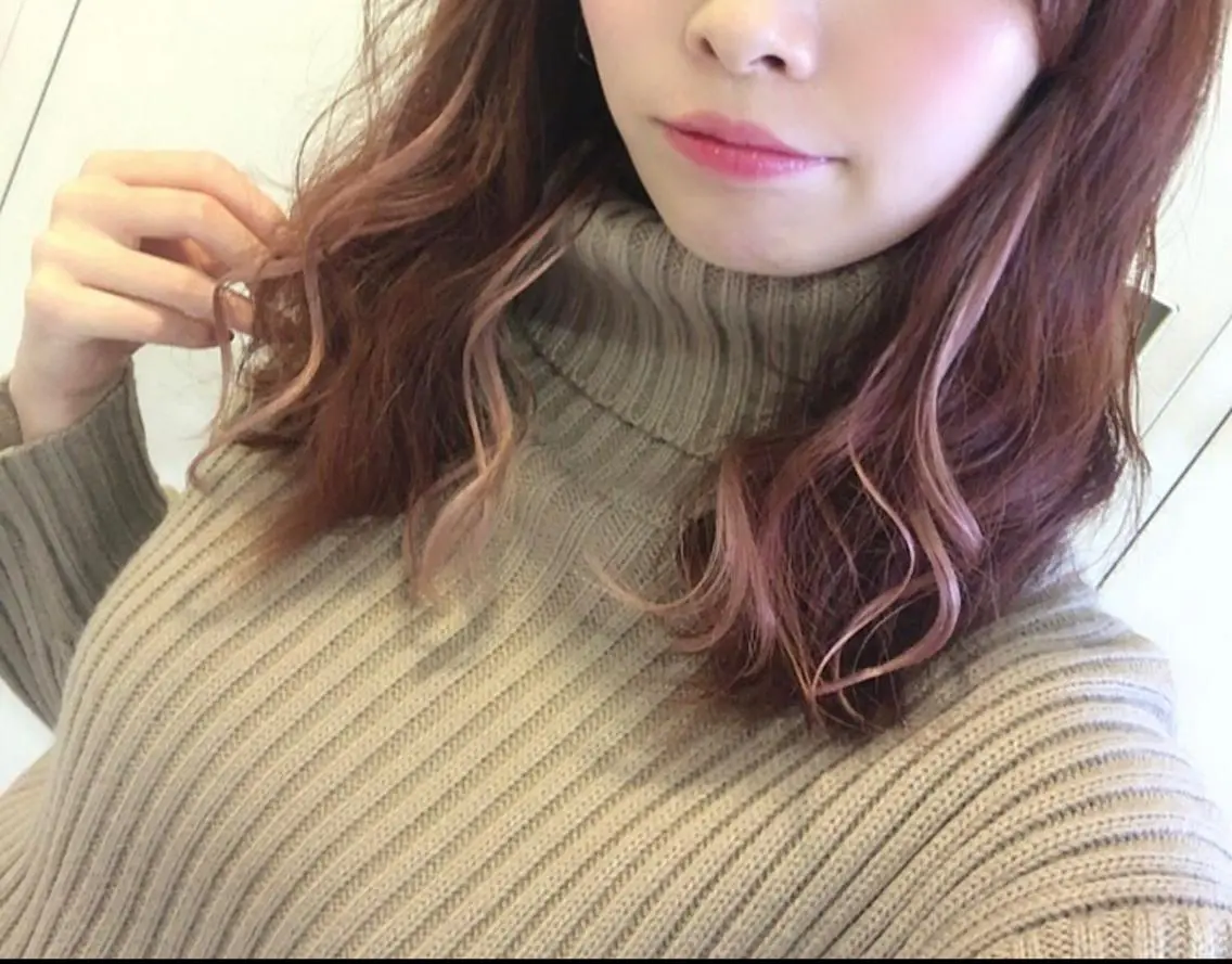 セミロング カラー ピンクカラー エクステ 顔まわり🤍小顔 カット🤍みさきのヘアスタイル