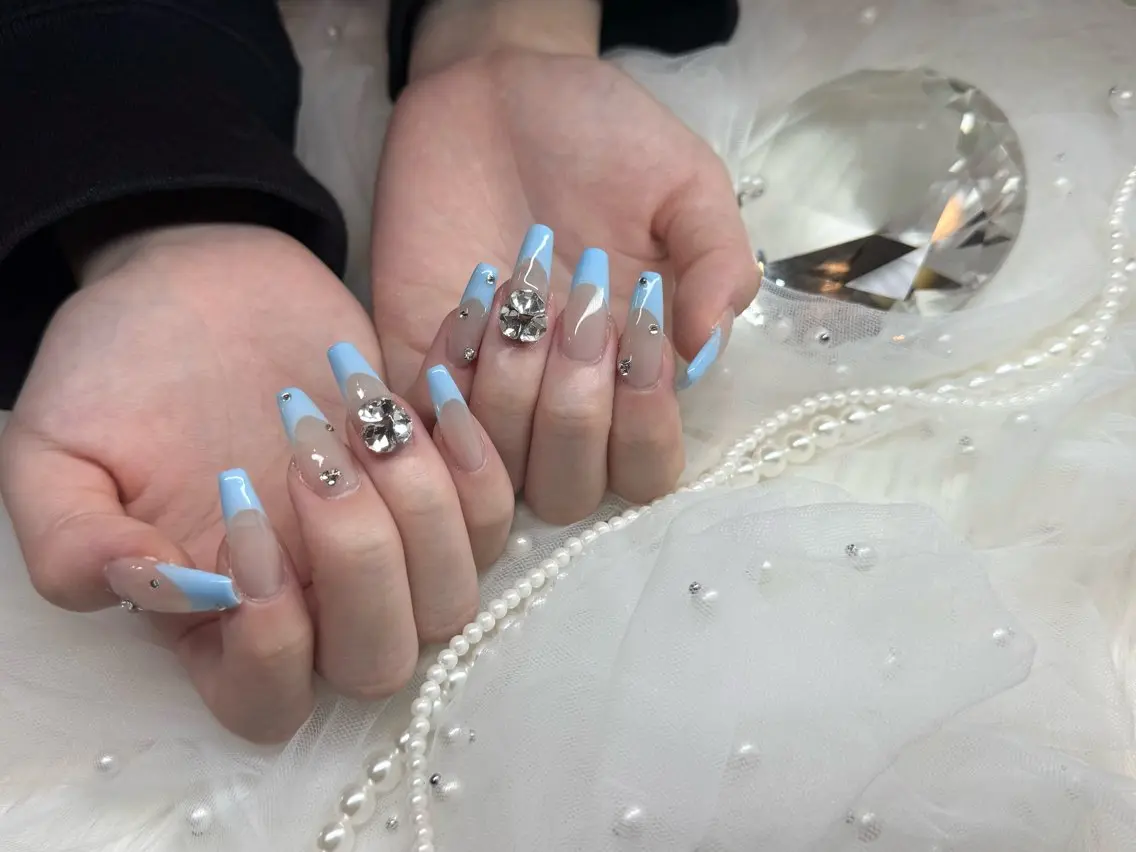 ネイル ブルー フレンチネイル nagi nailのネイルデザイン