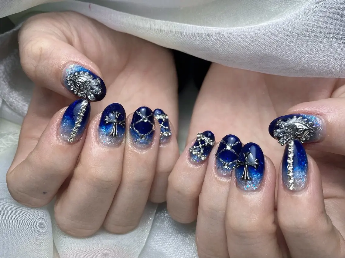 ネイル チークネイル フレンチネイル ジェルネイル ガーリー キラキラネイル ハンドネイル UM Nail Salonのネイルデザイン