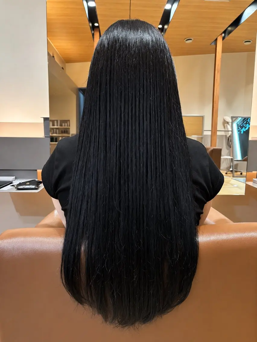 ロング ロング カット ヘアカラー 小原 瑠美那のヘアスタイル