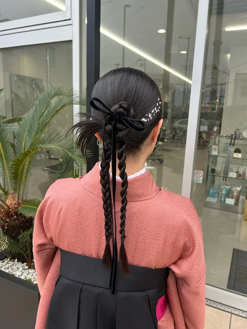 ロング ヘアアレンジ 卒業式のヘアスタイル 髪飾り IO イオリのヘアスタイル