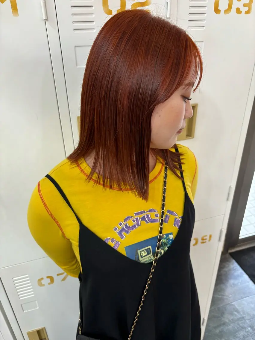 セミロング カラー オレンジ LOMARLIE JURIAのヘアスタイル