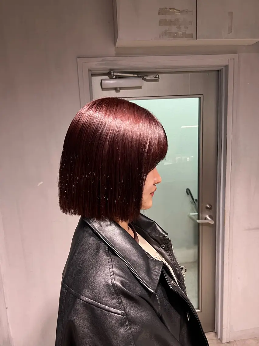 ショート カラー 切りっぱなしボブ ブリーチ ブラウンカラー レッドカラー レッドブラウン カット ヘアカラー トリートメント NANAMI🩵 大人可愛い韓国ヘアのヘアスタイル