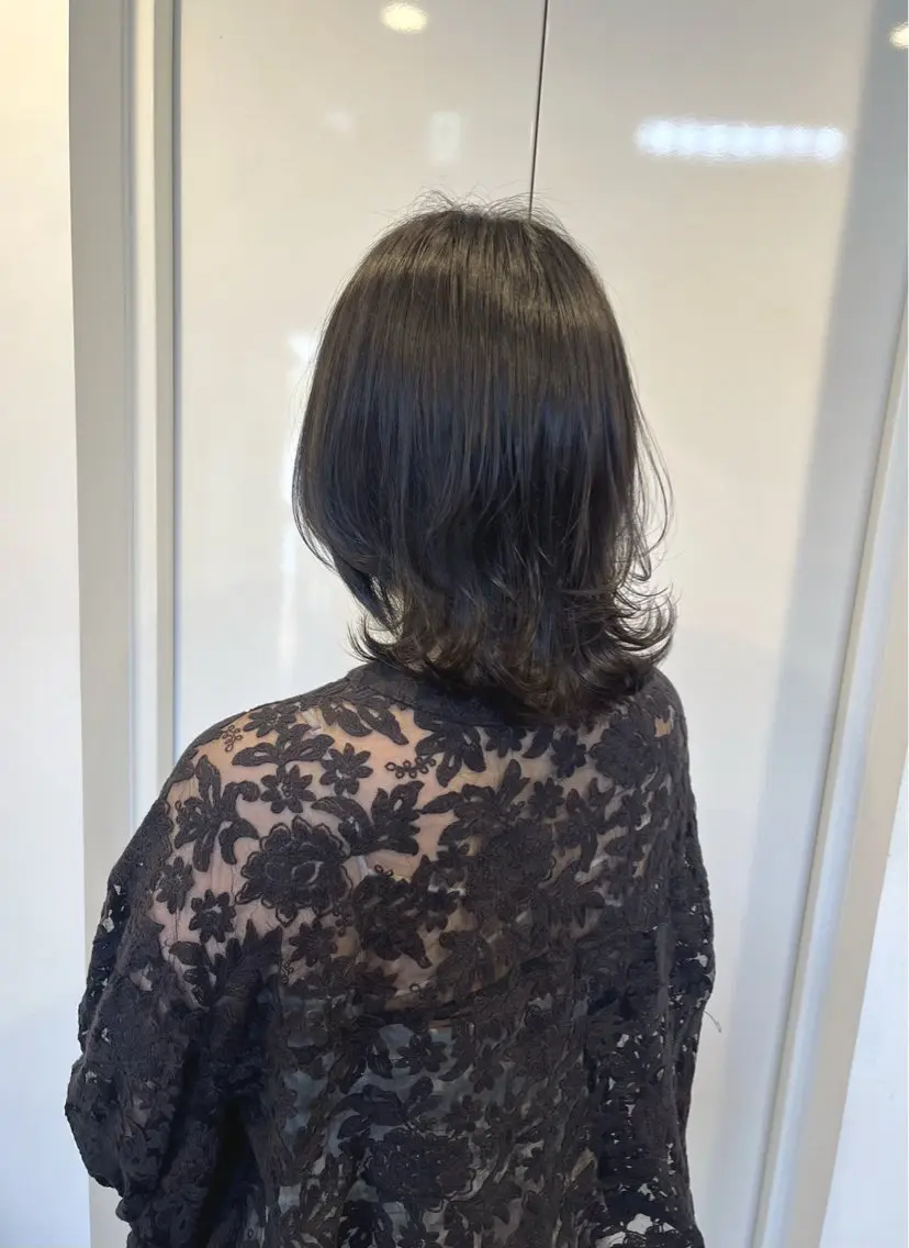 ミディアム カラー 黒髪 透明感カラー HIMENO🫧 stylist🤍のヘアスタイル