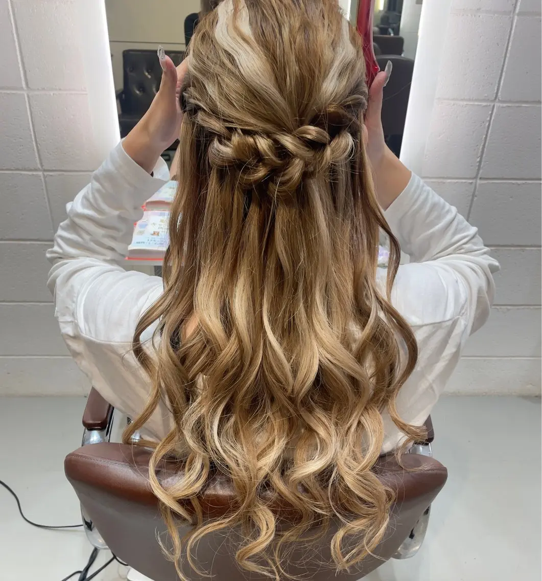 ロング ヘアアレンジ ハーフアップ 💗ROSEL／ KUREA💗のヘアスタイル