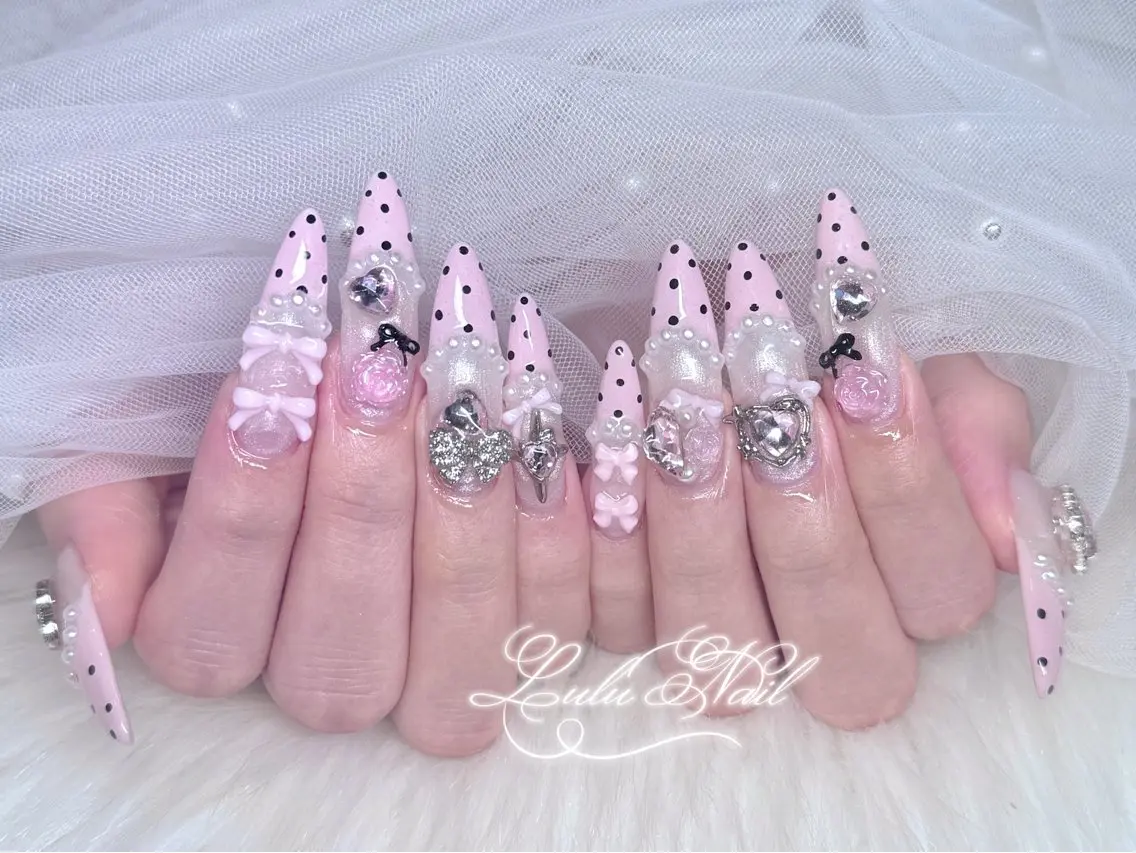 チップ長さだし10本🎀持ち込みデザイン💍パーツつけ放題!💡アートOK💡の写真