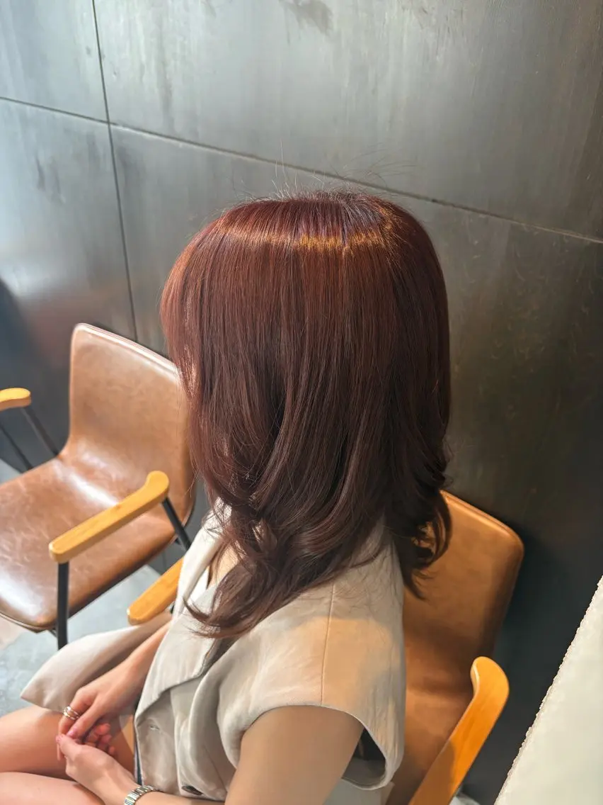 ミディアム カラー レッドカラー 奥山 和奏のヘアスタイル