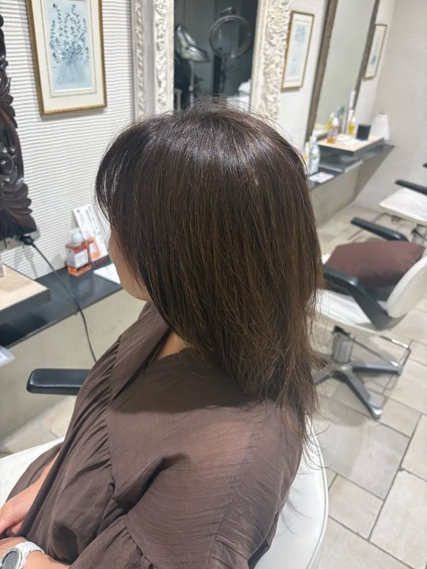 セミロング カラー 桜栄 ほのかのヘアスタイル