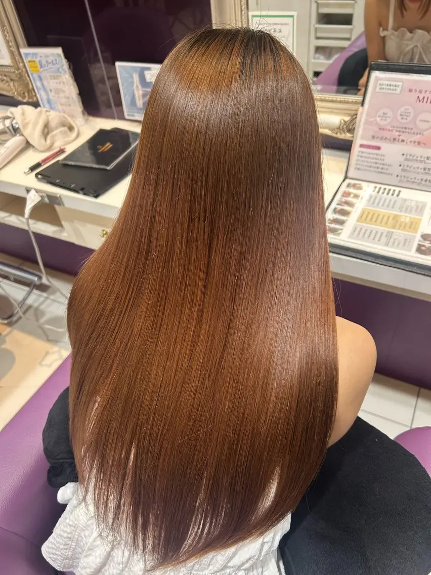 ロング トリートメント 藤井 菜々のヘアスタイル