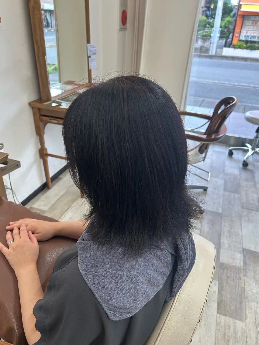 ミディアム アッシュ ヘアカラー Rin ku-to andCのヘアスタイル