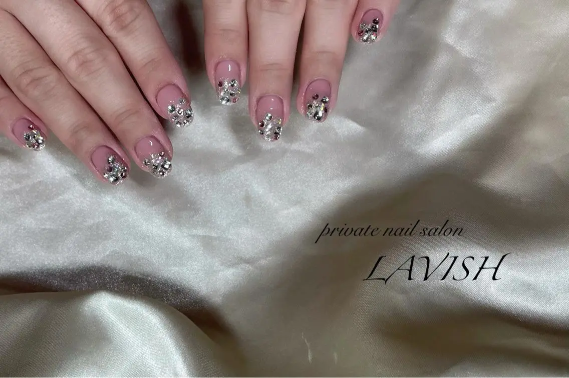 ネイル LAVISH 大和店 emi・:*+のネイルデザイン