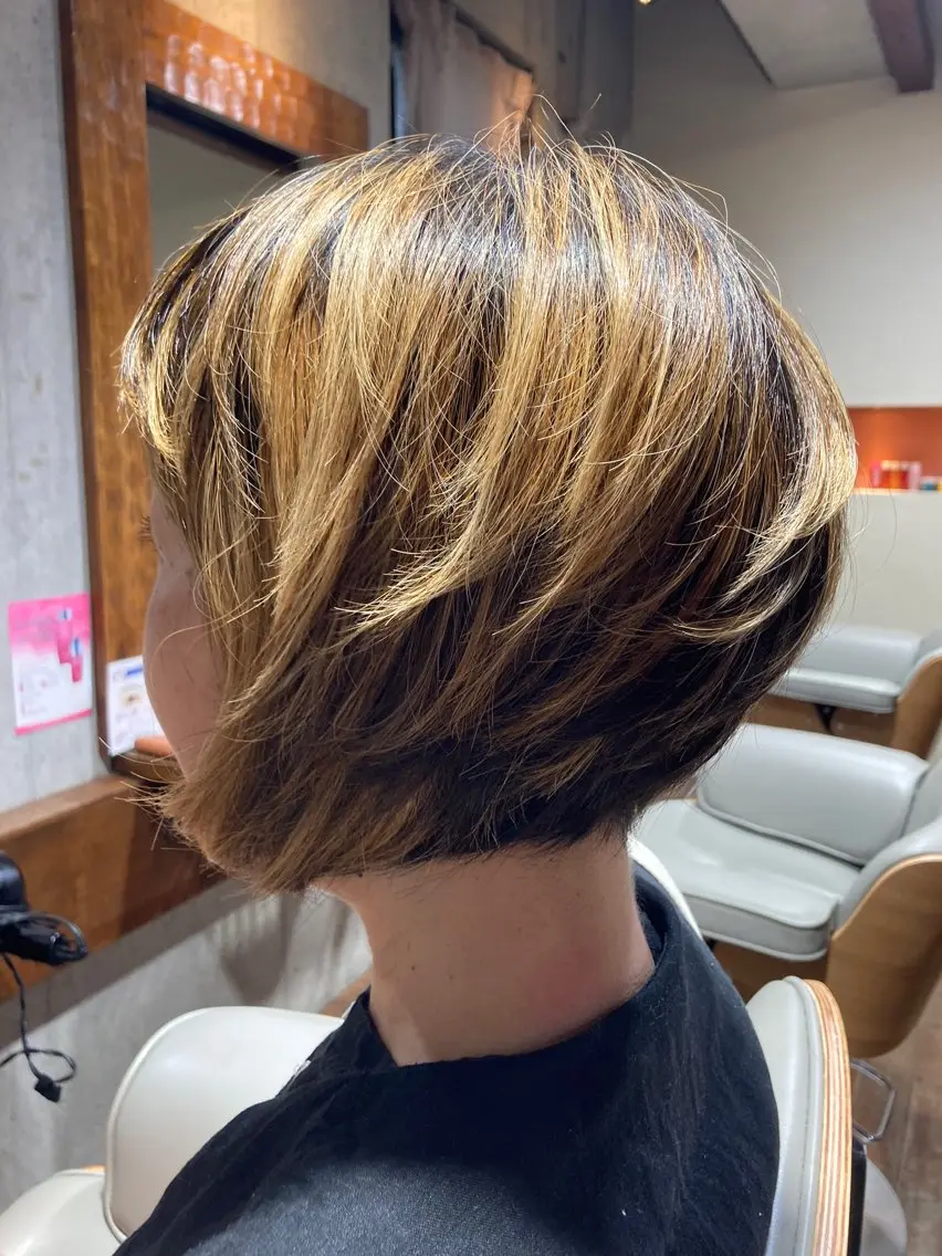 ショート 前下がりボブ ボブ レイヤーカット ✂️ワタナベ コウジ✂️のヘアスタイル