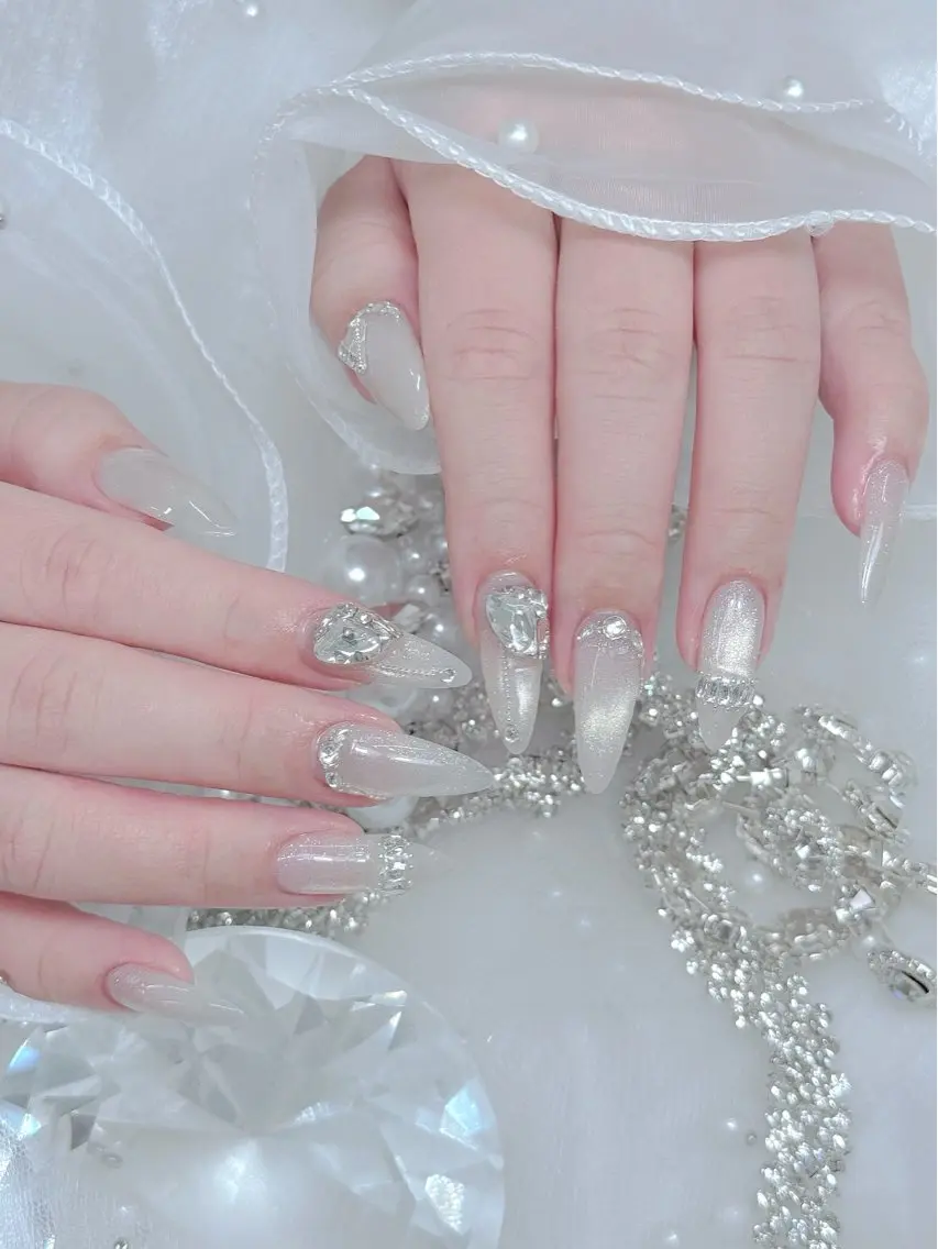 ネイル アートネイル ジェルネイル 韓国ネイル ロングネイル 持ち込み ハンドネイル ハンドケア Blingg NailStudioのネイルデザイン