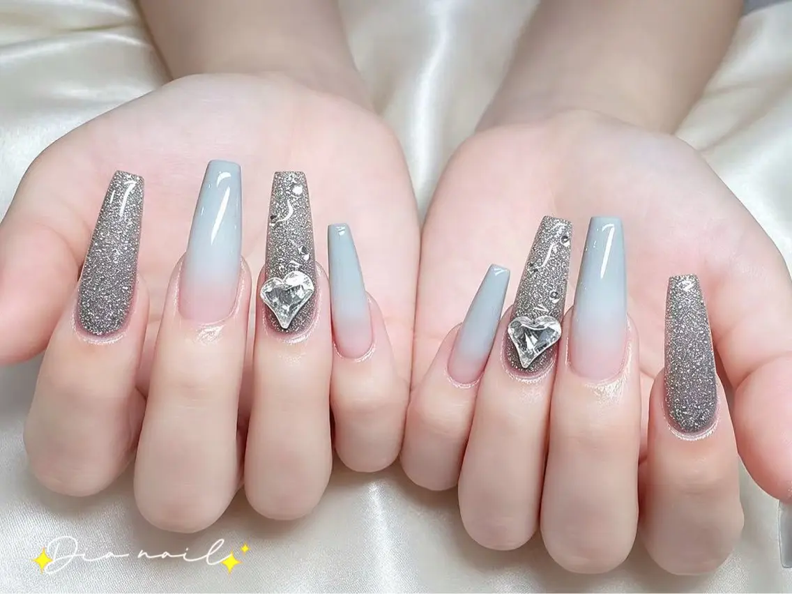 ネイル フットネイル 韓国ネイル レース マグネットネイル ニュアンスネイル ハンドネイル Dia nail サロンのネイルデザイン