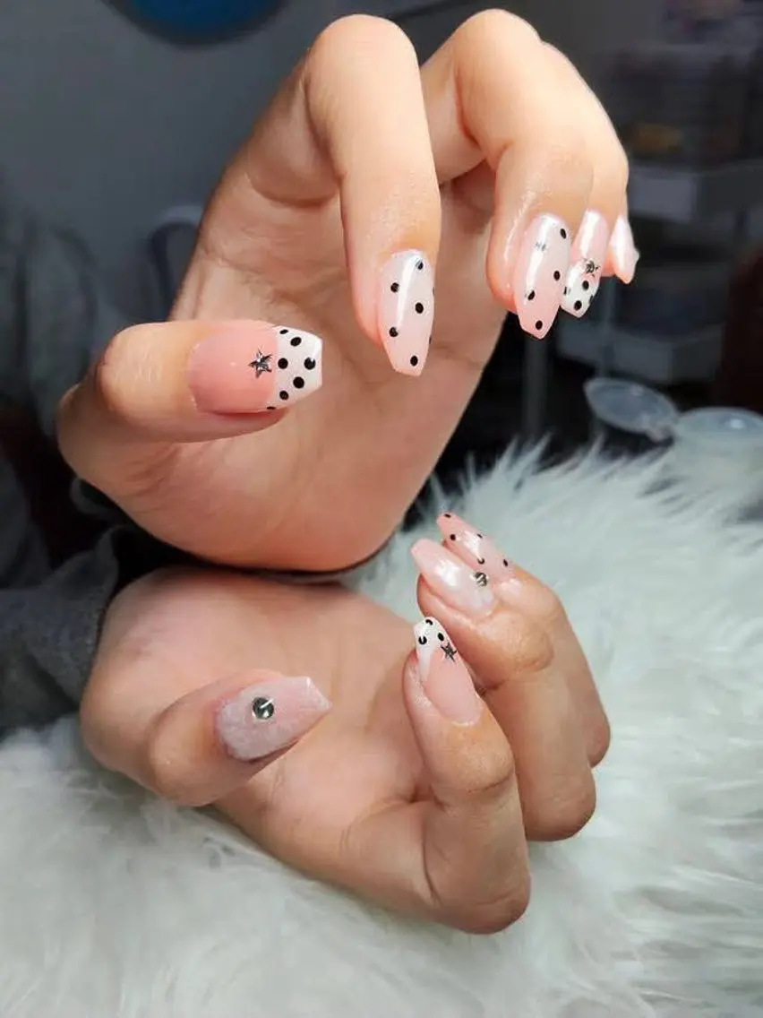 ネイル アートネイル チークネイル フレンチネイル ジェルネイル ガーリー HAPPI NAIL 大国町のネイルデザイン