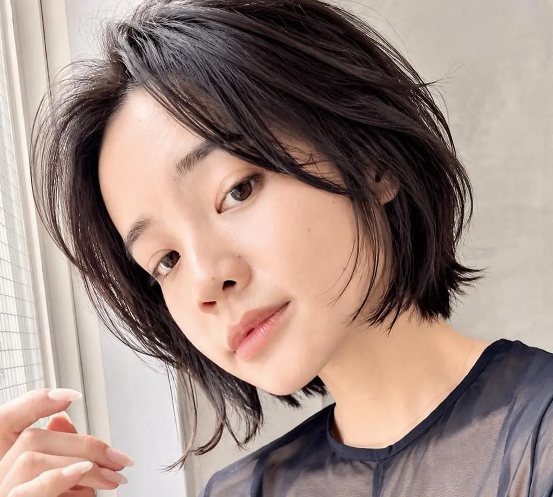 ショート カラー 切りっぱなしボブ ボブ 顔まわりレイヤー レイヤーカット 小顔カット カット ヘアカラー LoRE hairのヘアスタイル