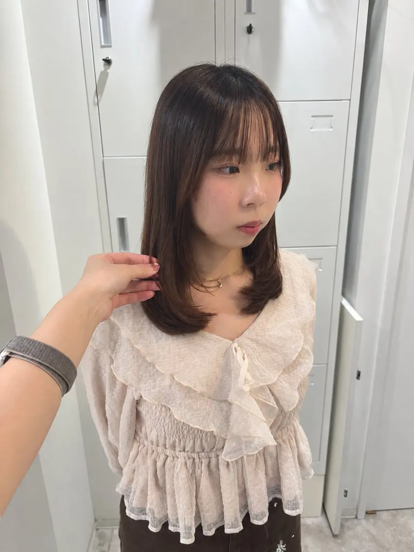 ミディアム 顔まわりレイヤー 顔周りカット レイヤーカット カット トリートメント recipe la couleurちずのヘアスタイル