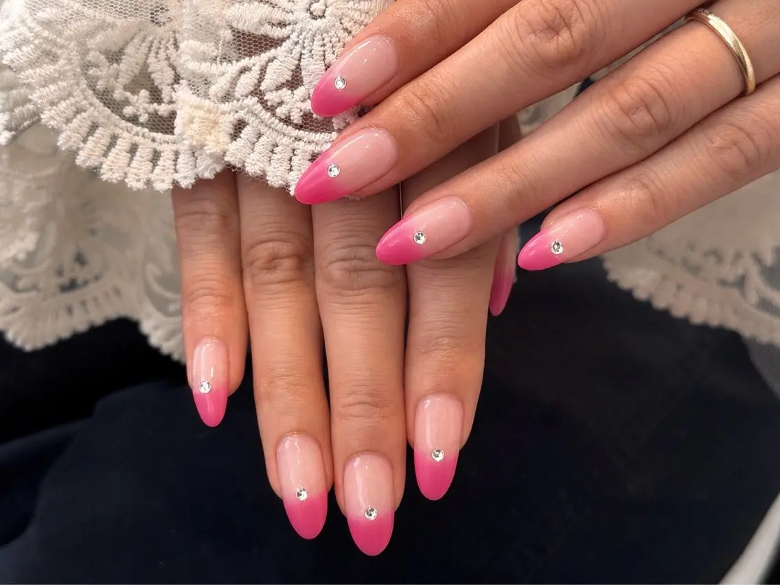 ネイル オーロラネイル 長さ出し フレンチネイル ジェルネイル ガラスフレンチ Rela・S NAILのネイルデザイン