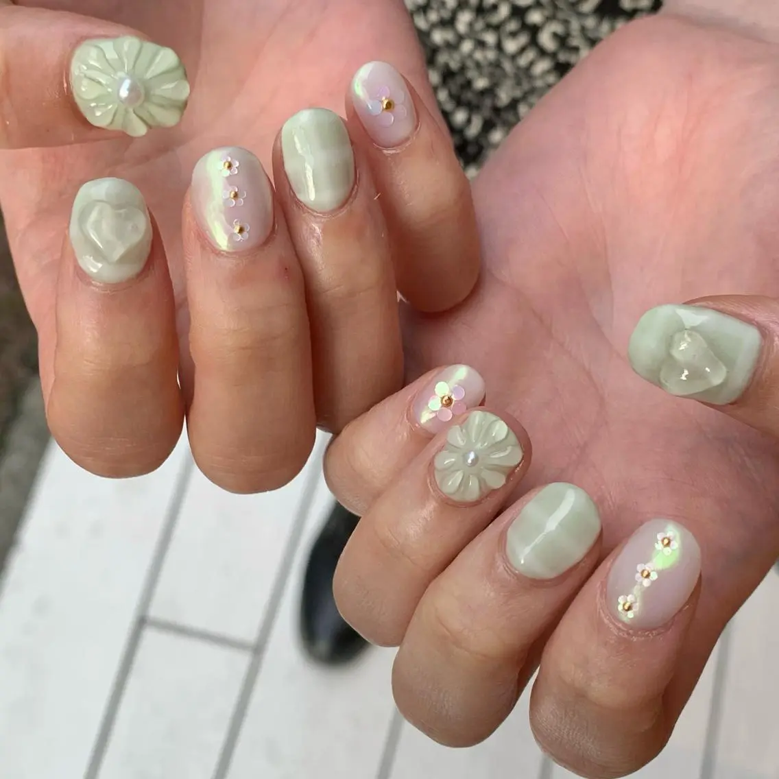 ネイル グリーン 鈴木 まゆのネイルデザイン