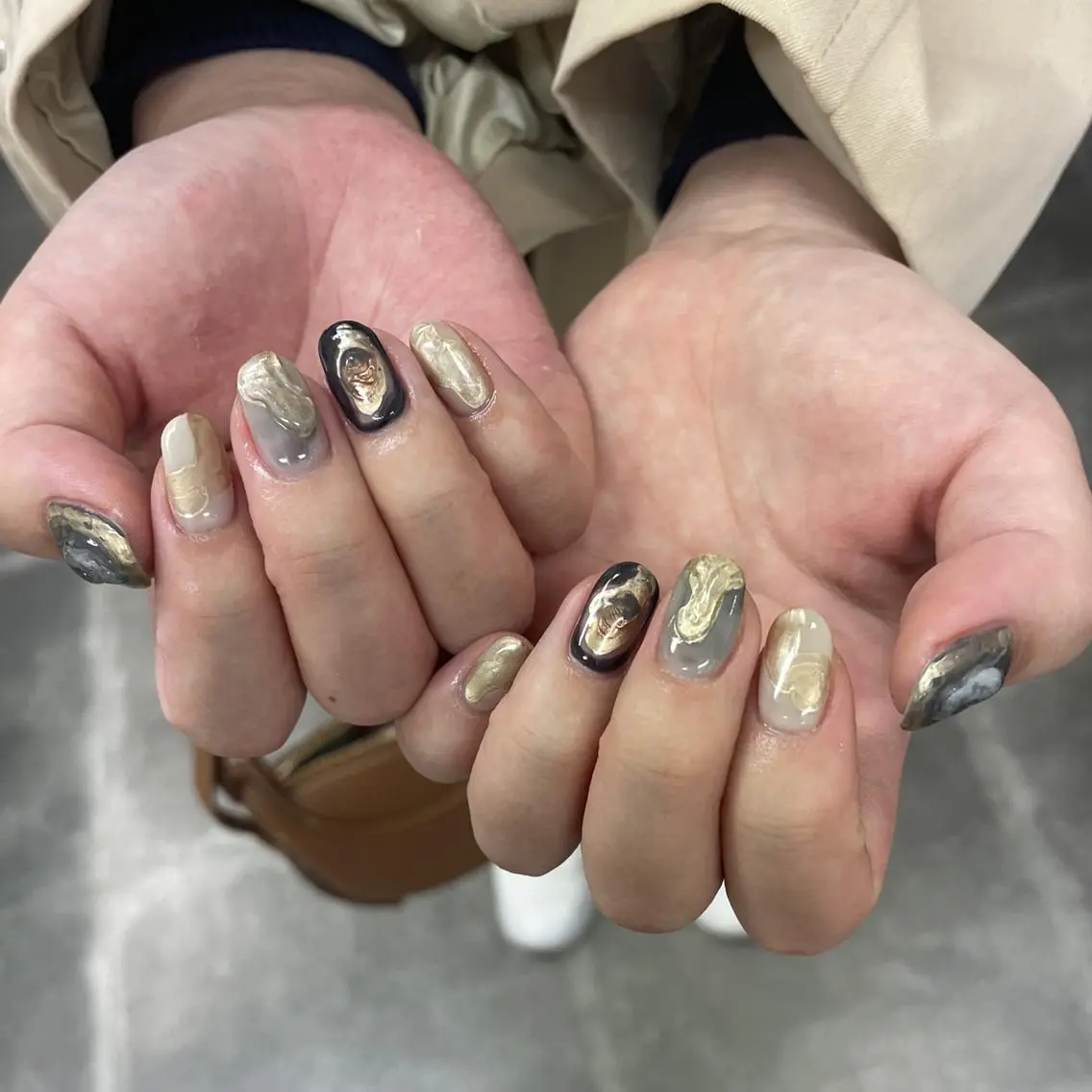 ネイル アートネイル べっ甲ネイル ジェルネイル グリーン マグネットネイル nailstudio eviz新宿店のネイルデザイン