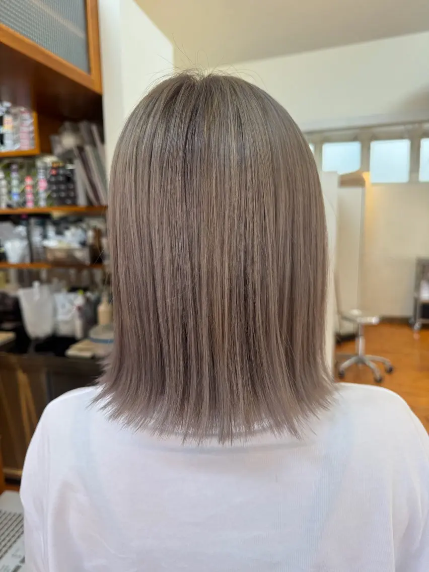 ミディアム 天谷 桂子のヘアスタイル