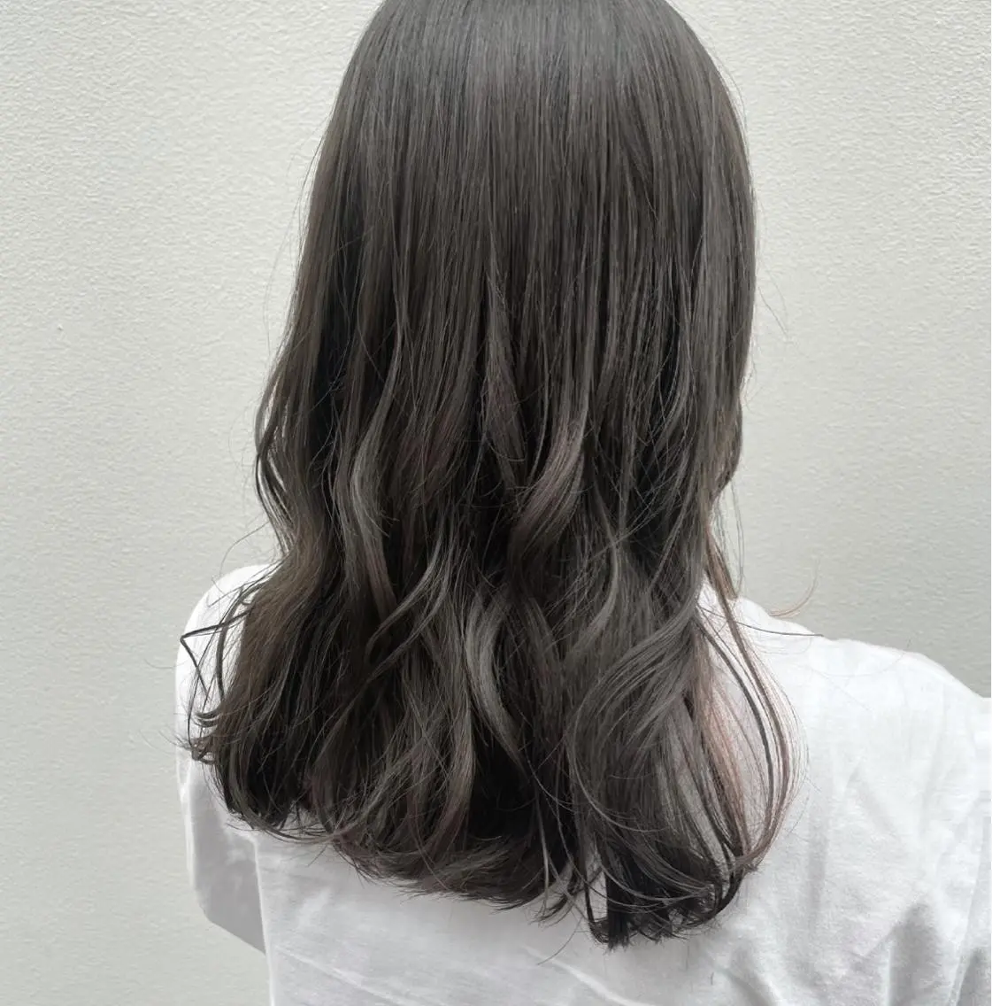 セミロング カラー カット ヘアカラー トリートメント 透明感・艶カラー/ 坂田友梨奈のヘアスタイル