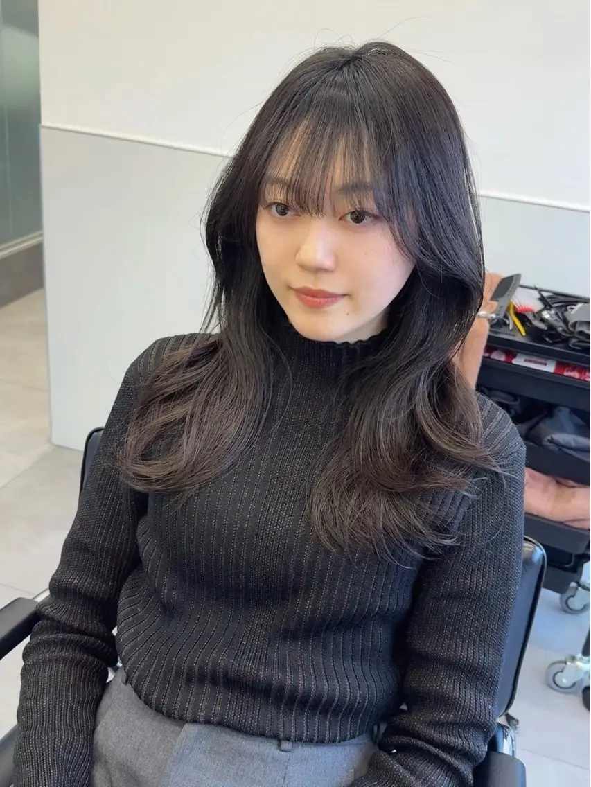 ロング レイヤーカット カット 縮毛矯正 トリートメント 韓国ヘア🇰🇷 スズキのヘアスタイル