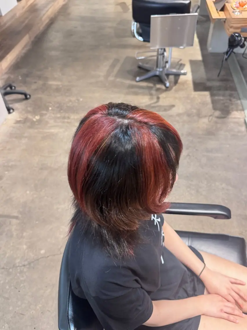 カラー ホリウチ リオのヘアスタイル
