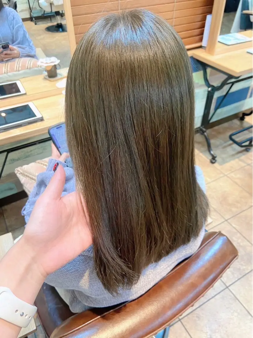 ミディアム カラー オリーブカラー レイヤーカット カット ヘアカラー トリートメント 🎀赤み消し カラーyui🎀のヘアスタイル
