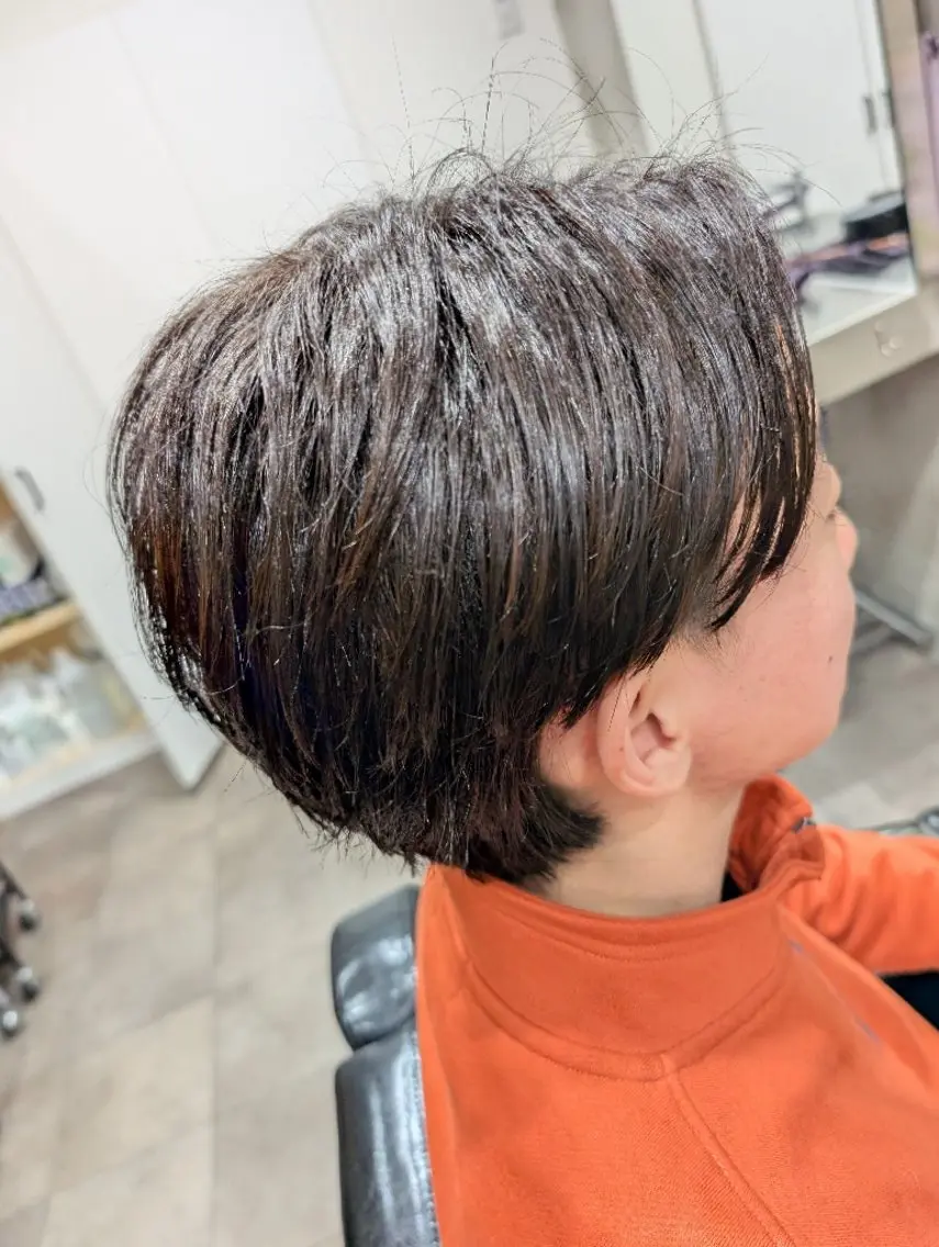 ミディアム メンズ センターパート カット QOL札幌YUTO （旧QOL円山）のヘアスタイル