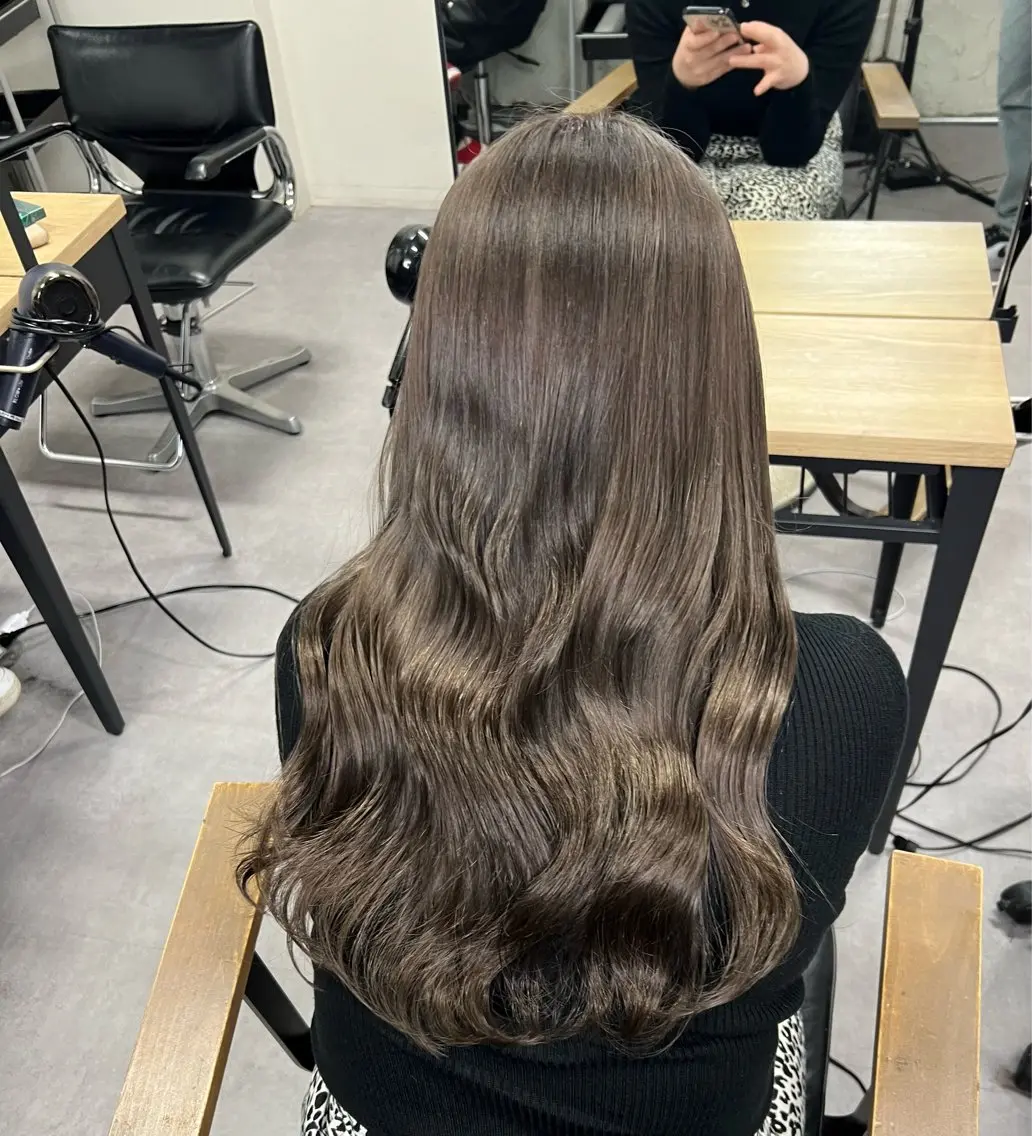 カラー グレージュ SWAY_KAI_ 長谷川魁のヘアスタイル