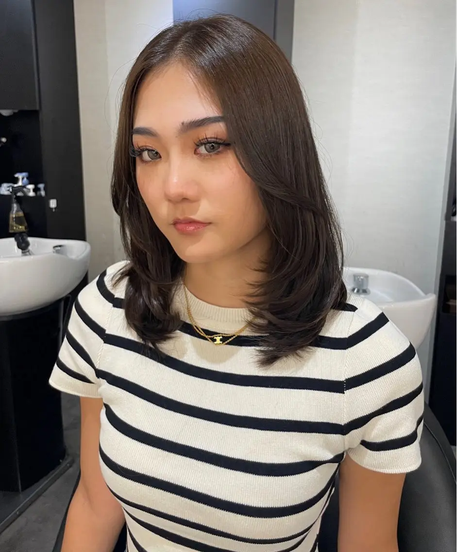 ミディアム アッシュ ハイライト レイヤーカット カット ヘアカラー レイヤー /髪質改善/ariのヘアスタイル