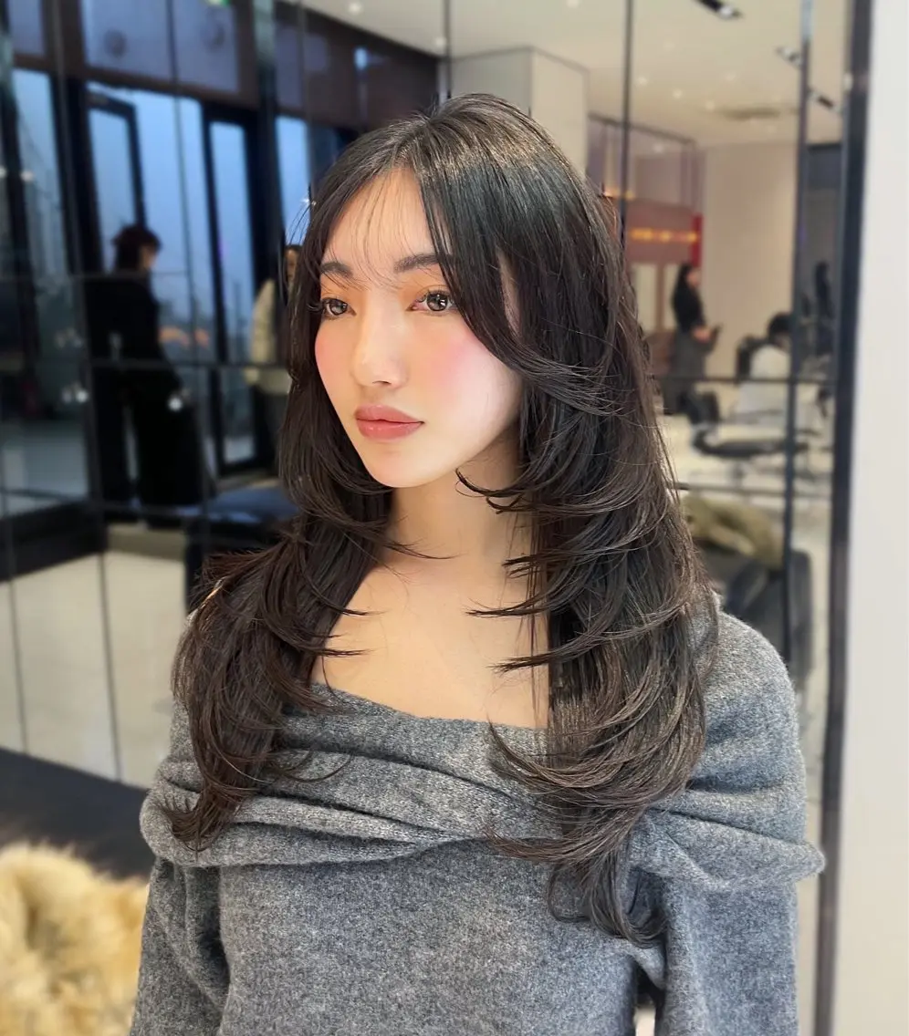 ロング レイヤーカット 【韓国❤️海外ヘア】 AYAKAのヘアスタイル