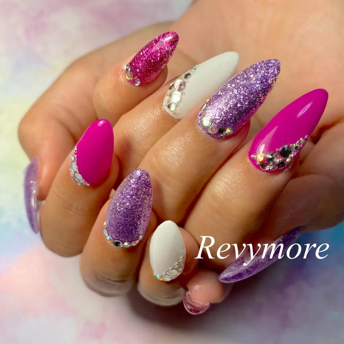 セミロング ネイル アートネイル ジェルネイル ラメ(グリッター) ロングネイル ニュアンスネイル nail salon Revymoreのネイルデザイン