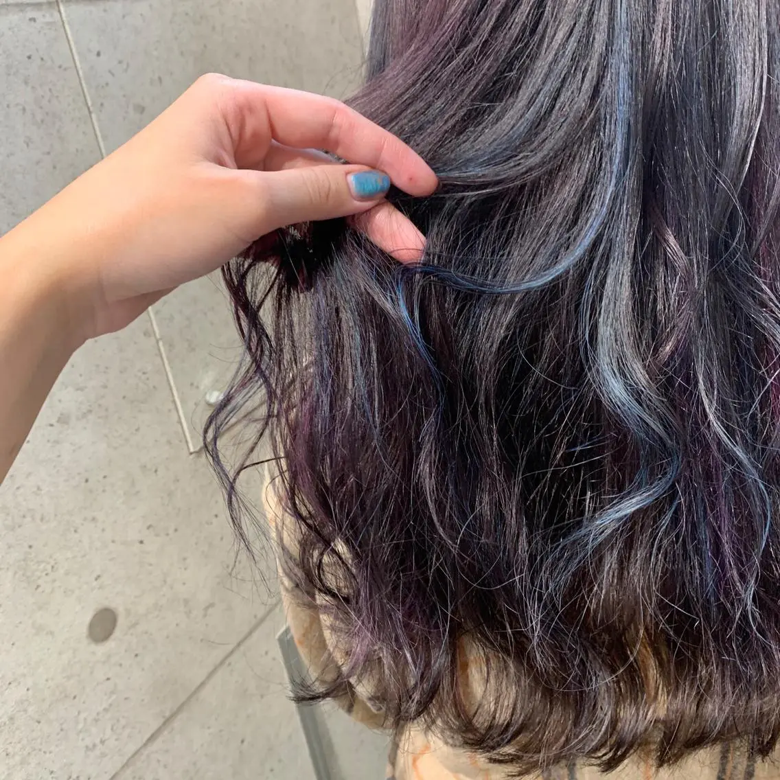 カラー ハイライトカラー 天野 利咲のヘアスタイル