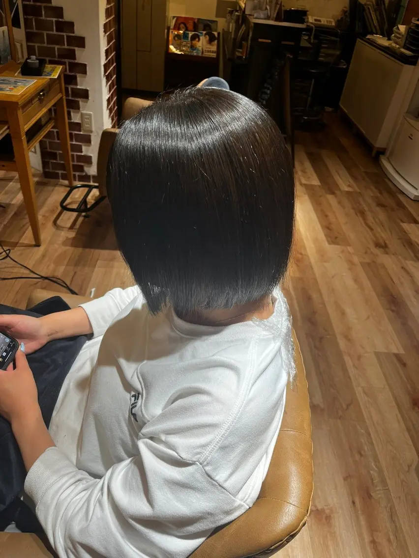 ミディアム ヘアカラー ブリーチ・カットモデ ル募集中🫧高口小春のヘアスタイル