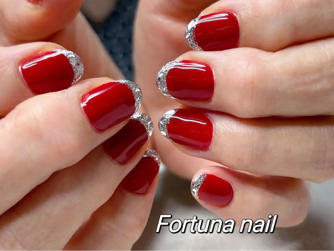 ネイル フレンチネイル ガラスフレンチ Nail •Head スパFortunaのネイルデザイン