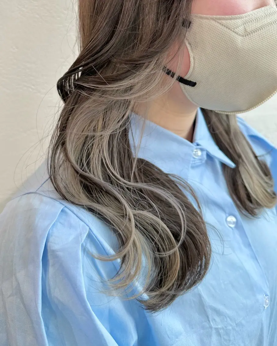 ロング カラー ベージュカラー インナーカラー ホワイトベージュ レイヤーカット カット ヘアカラー トリートメント インナーカラー/レイ ヤーカット♡/マキシのヘアスタイル