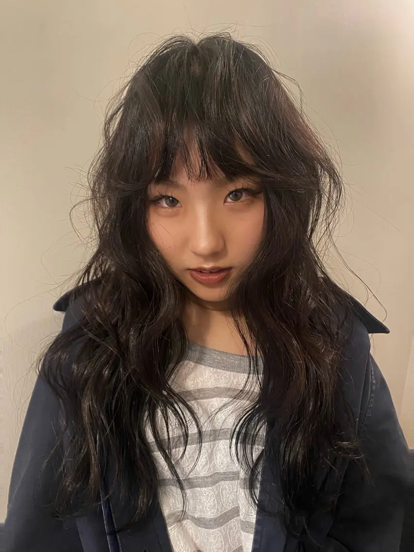 ロング カラー shuri/透明感カ ラー/レイヤーカットのヘアスタイル