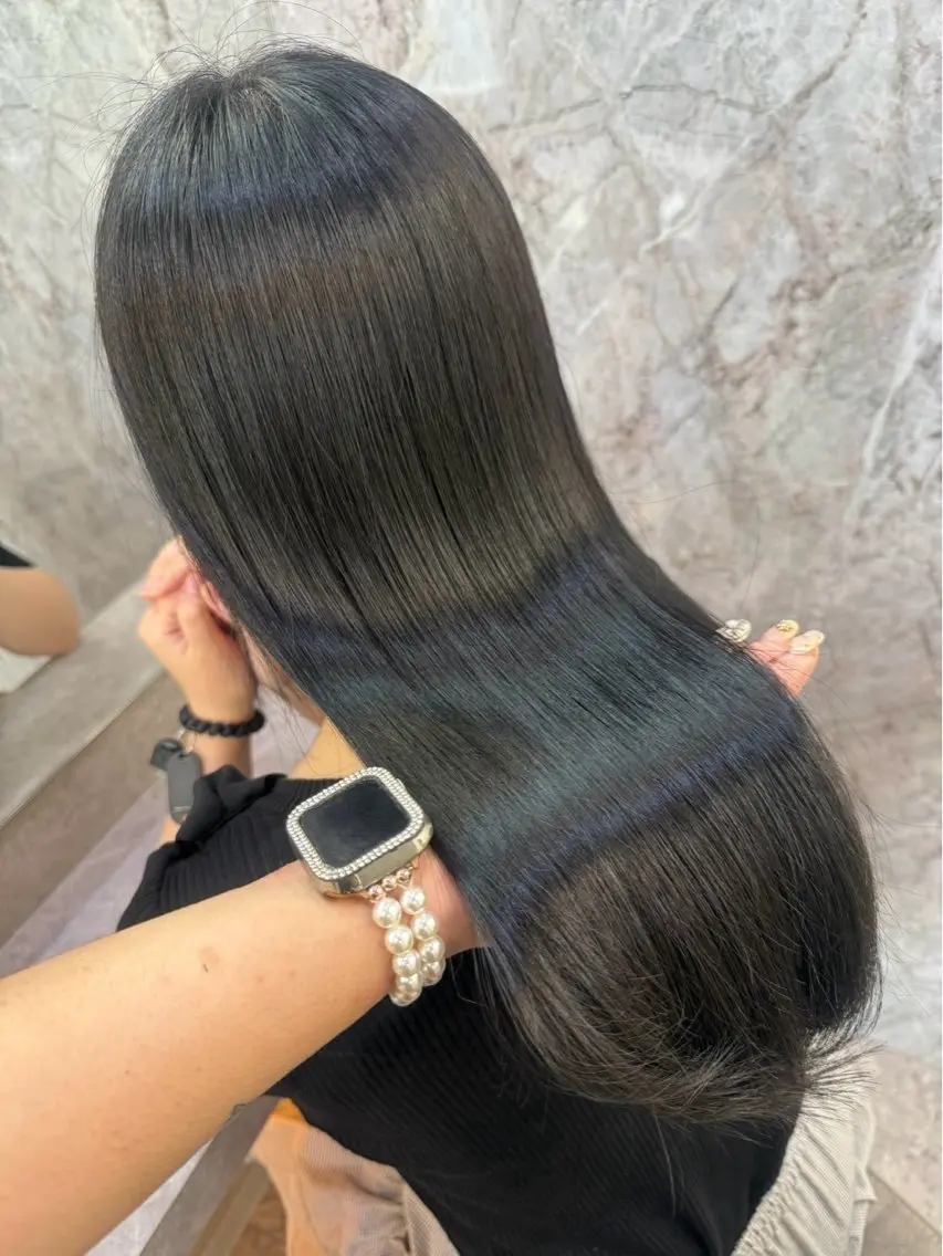 ロング カラー 透明感カラー オリーブカラー ヘアカラー トリートメント 💙あおい💙大宮 🪽ワンカラー🪽のヘアスタイル