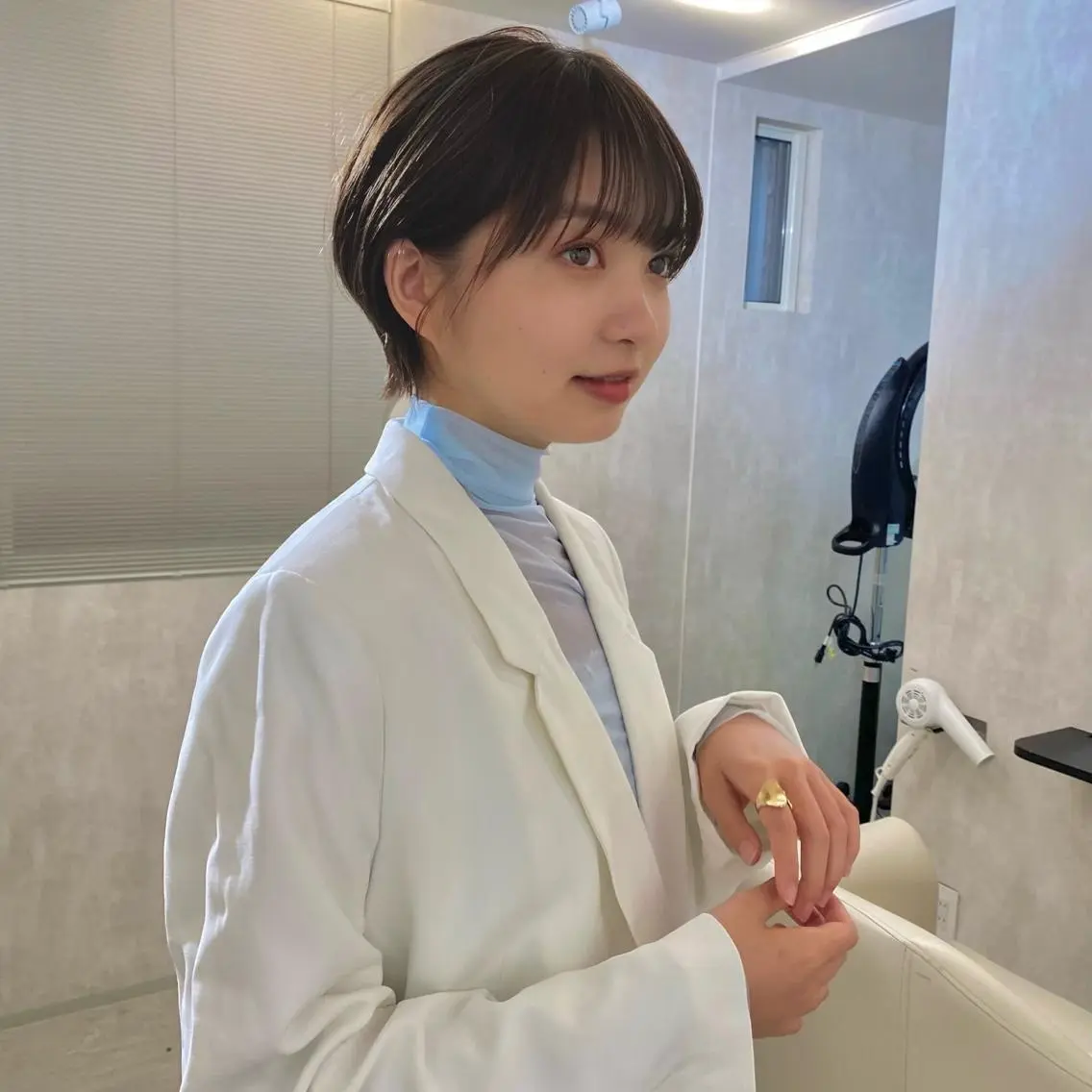 ショート カラー ショートボブ グレージュ ボブ ショートヘア カット ヘアカラー トリートメント ボブ/縮毛矯正/ レイヤー/塚田のヘアスタイル