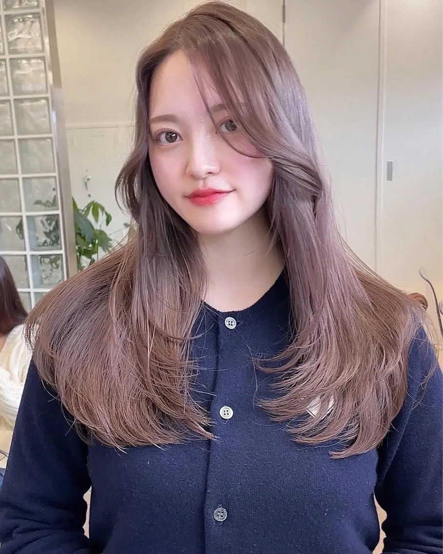 ロング カラー ツヤ髪ミルクティー ベージュ🪽/三藤のヘアスタイル