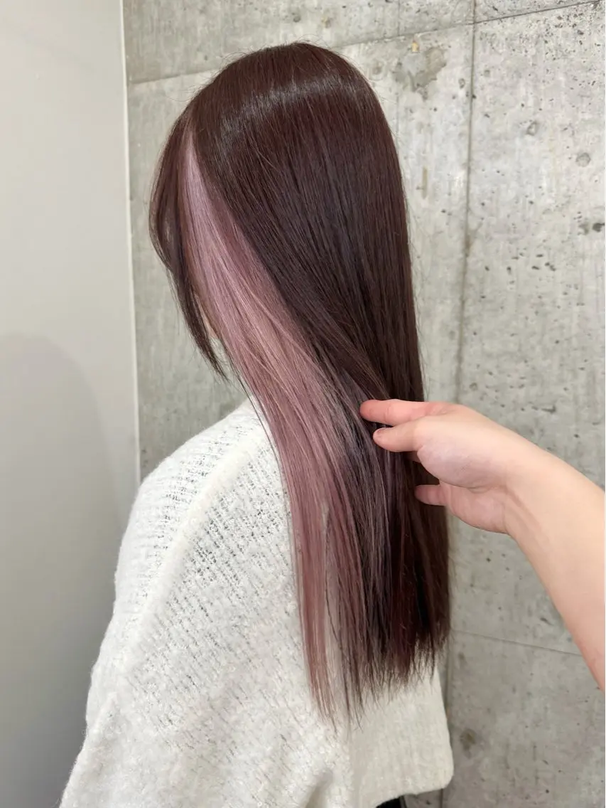 ロング カラー ブラウンカラー インナーカラー ピンクカラー ピンクブラウン ホワイトピンク ヘアカラー 切りっぱなしボブ/ ブリーチカラー/大塚のヘアスタイル